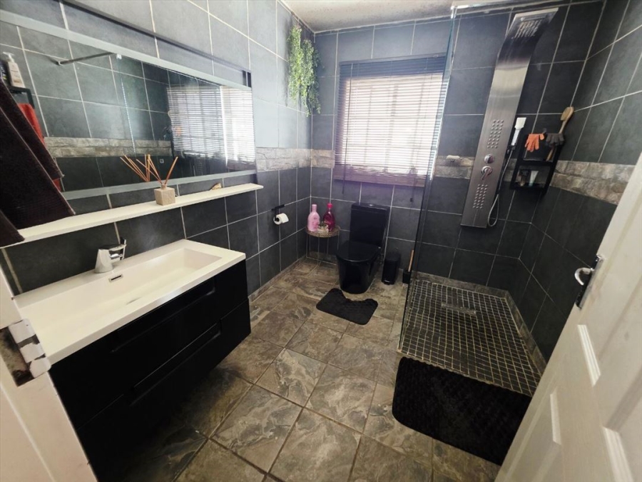 3 Bedroom Property for Sale in Terenure Gauteng