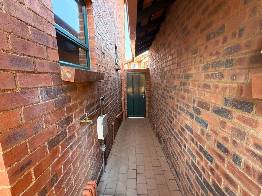 3 Bedroom Property for Sale in Meyersdal Gauteng