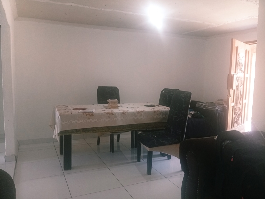 1 Bedroom Property for Sale in Dawn Park Gauteng