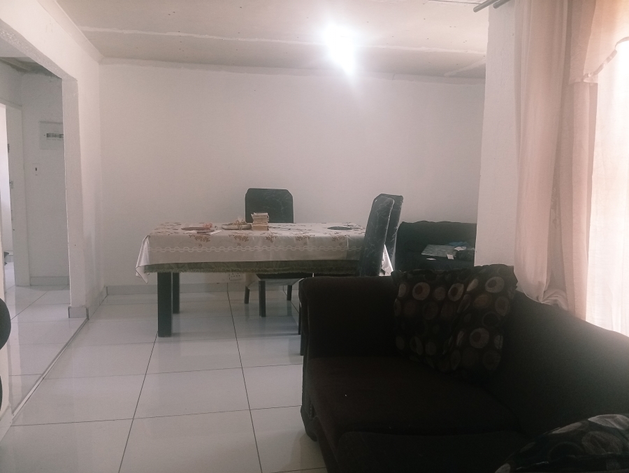 1 Bedroom Property for Sale in Dawn Park Gauteng