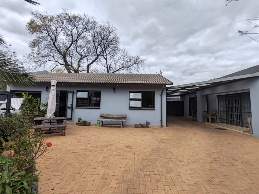 To Let 2 Bedroom Property for Rent in Dalview Gauteng