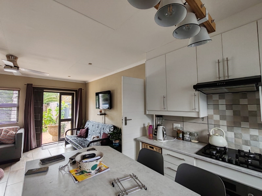 To Let 2 Bedroom Property for Rent in Dalview Gauteng