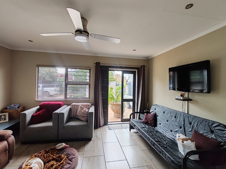 To Let 2 Bedroom Property for Rent in Dalview Gauteng