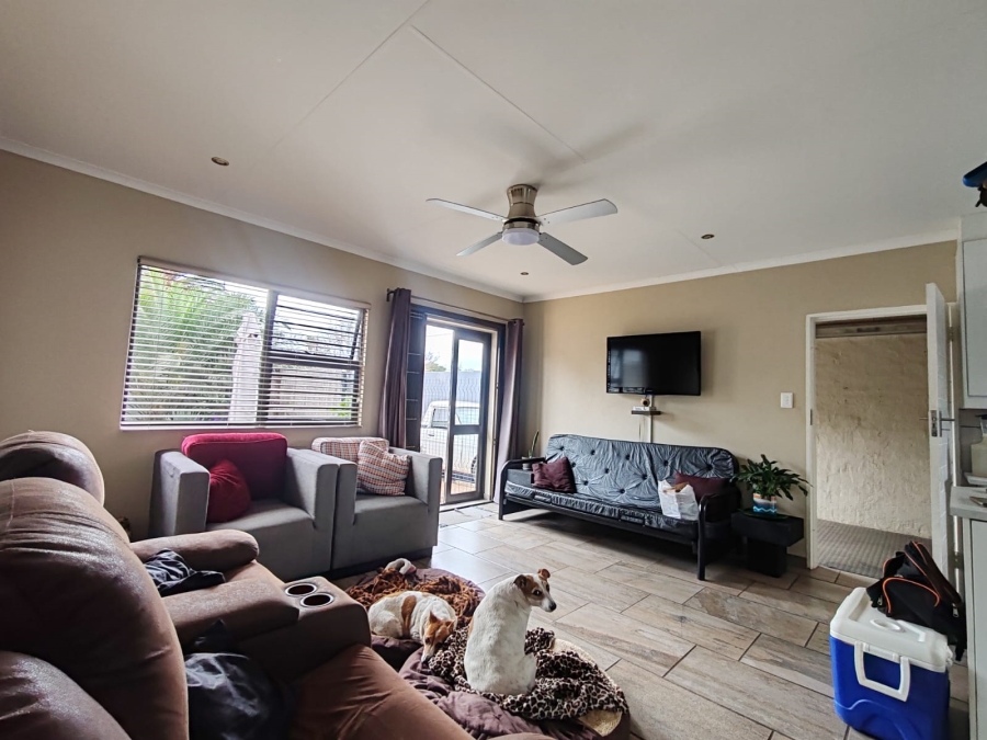 To Let 2 Bedroom Property for Rent in Dalview Gauteng