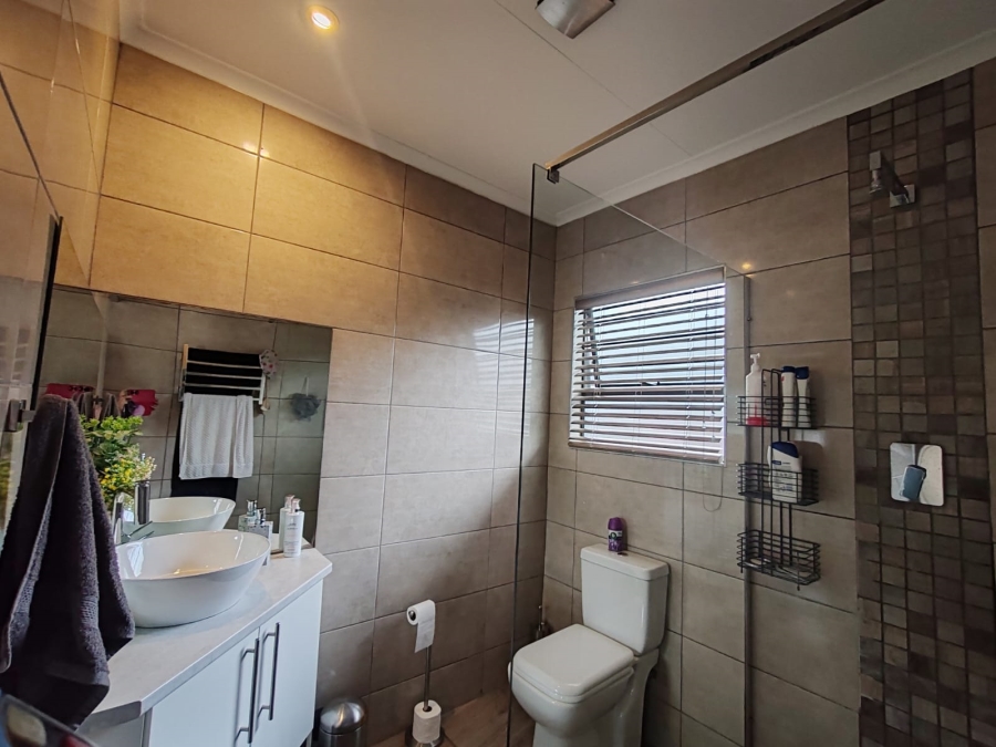 To Let 2 Bedroom Property for Rent in Dalview Gauteng