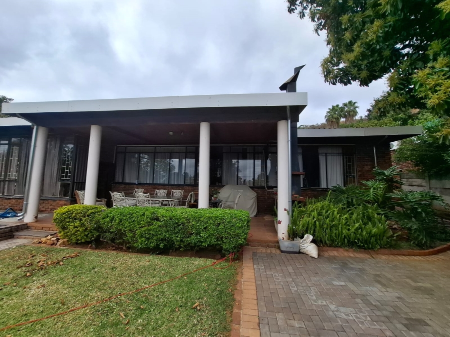 4 Bedroom Property for Sale in Sinoville Gauteng