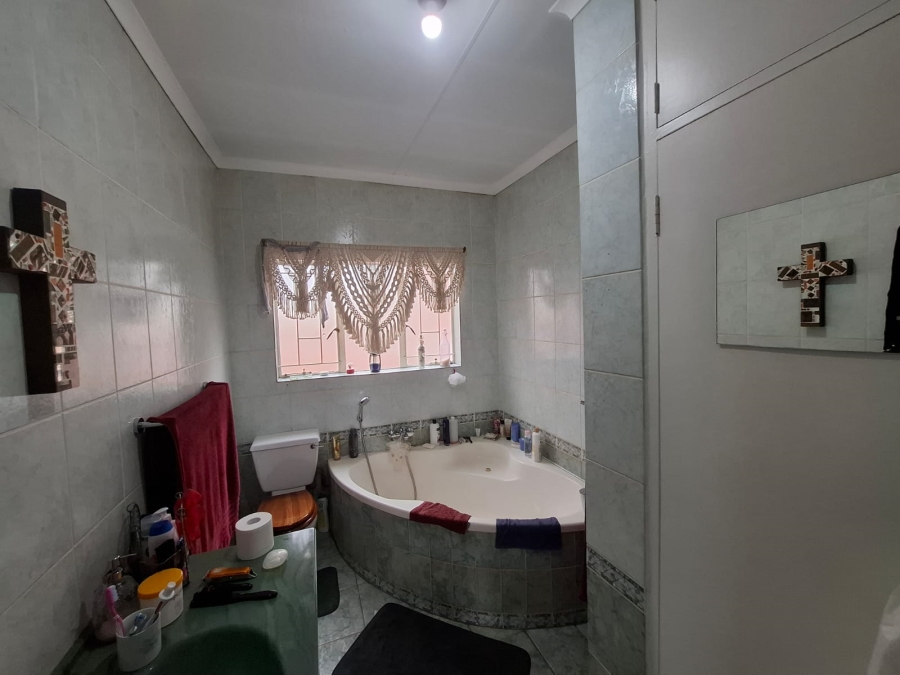 4 Bedroom Property for Sale in Sinoville Gauteng