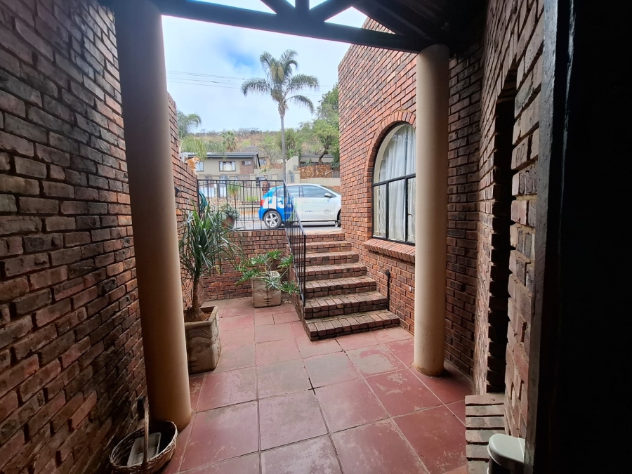 4 Bedroom Property for Sale in Sinoville Gauteng