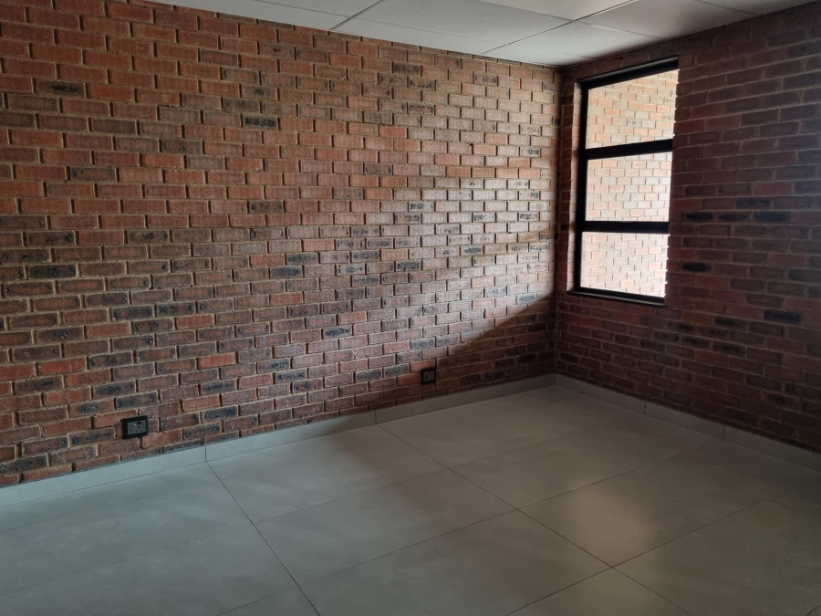 To Let Commercial Property for Rent in Chloorkop Gauteng
