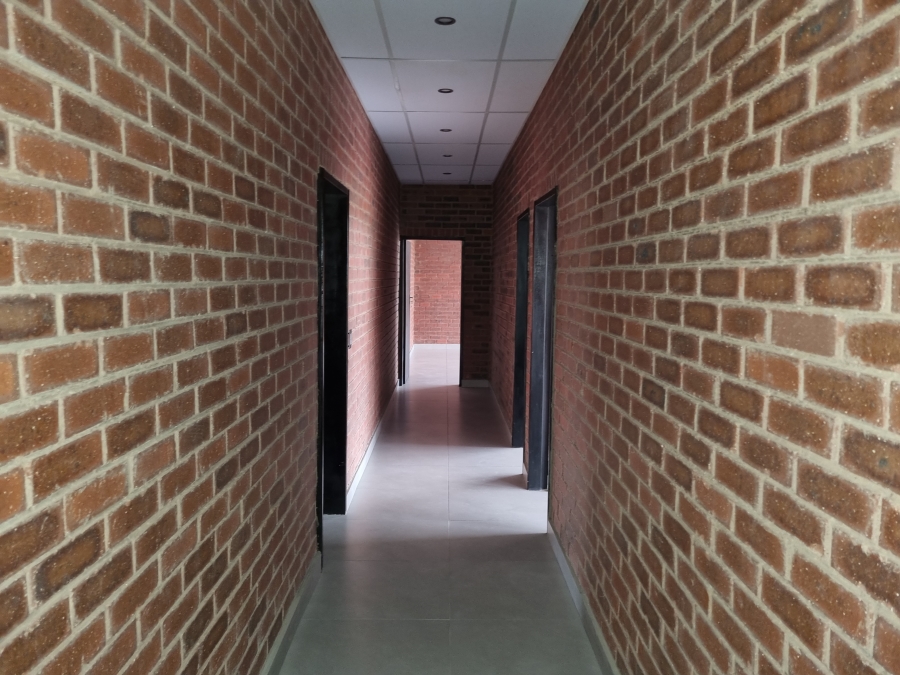 To Let Commercial Property for Rent in Chloorkop Gauteng