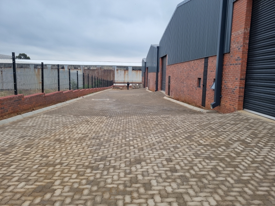 To Let Commercial Property for Rent in Chloorkop Gauteng