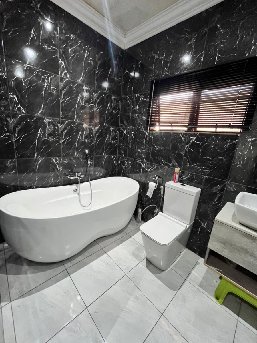 4 Bedroom Property for Sale in Erasmia Gauteng