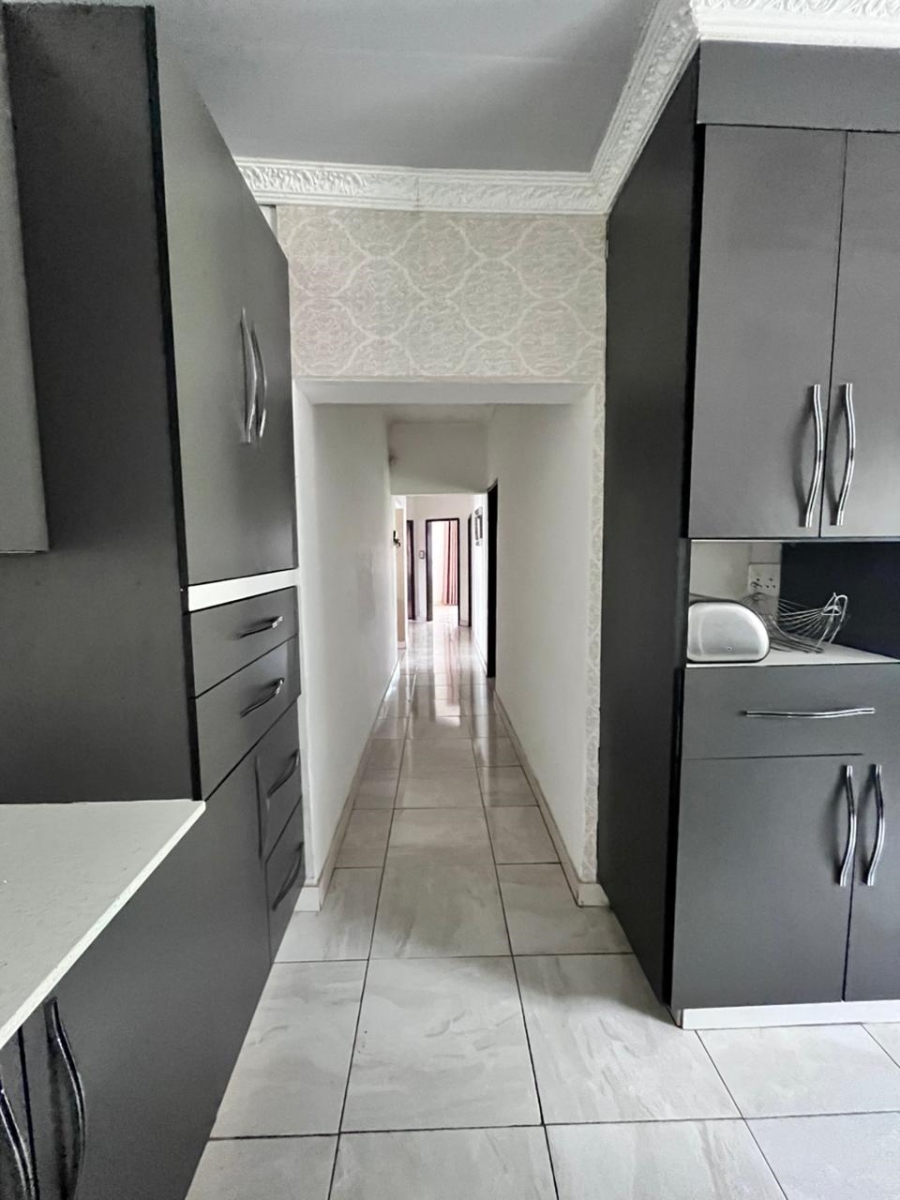 4 Bedroom Property for Sale in Erasmia Gauteng