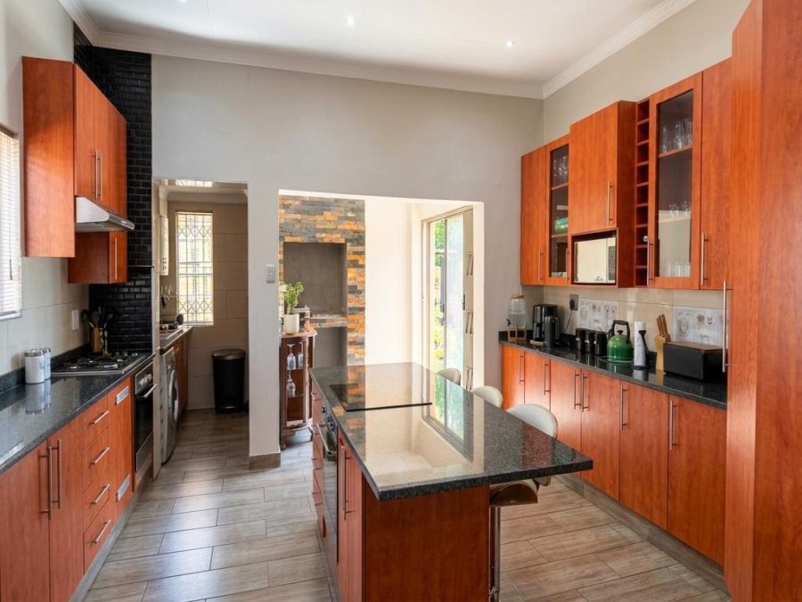 3 Bedroom Property for Sale in Highlands North Gauteng