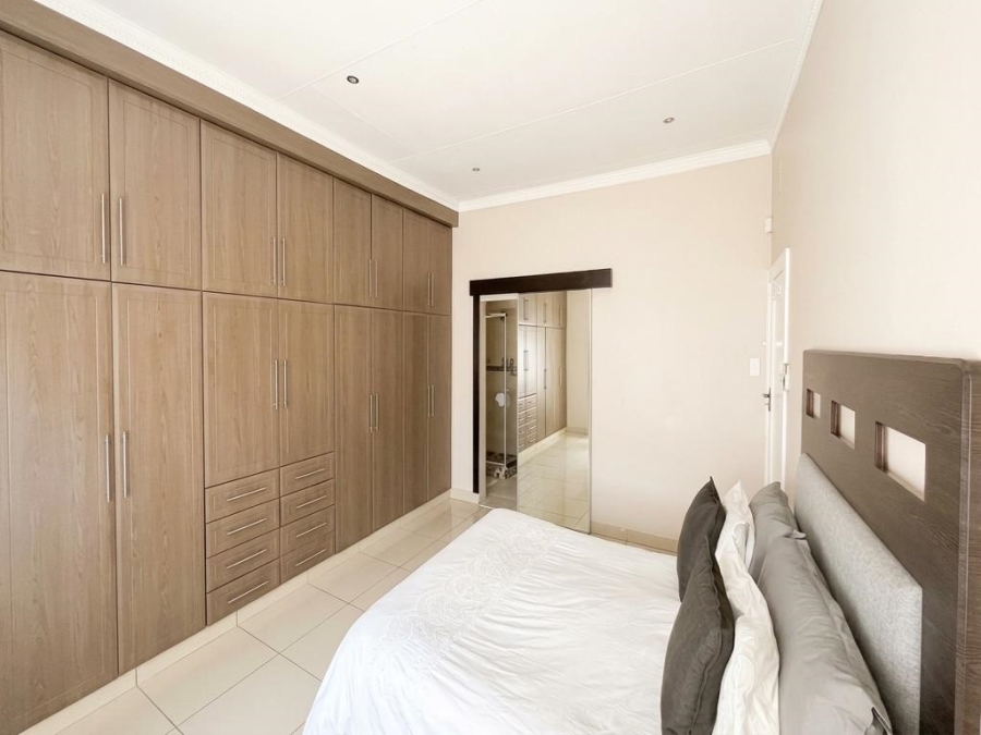 3 Bedroom Property for Sale in Highlands North Gauteng