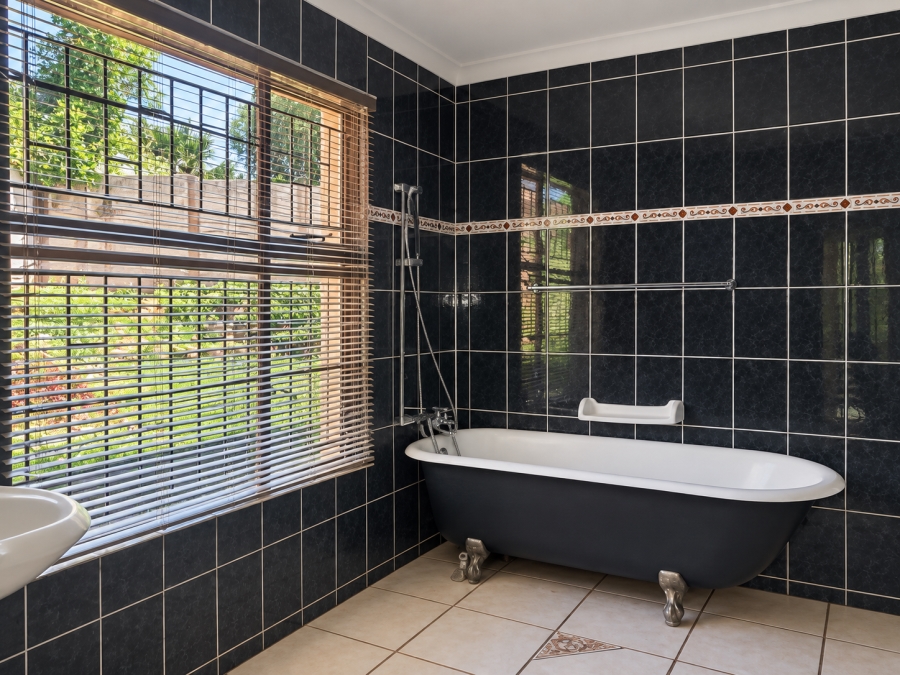 To Let 3 Bedroom Property for Rent in Lindhaven Gauteng