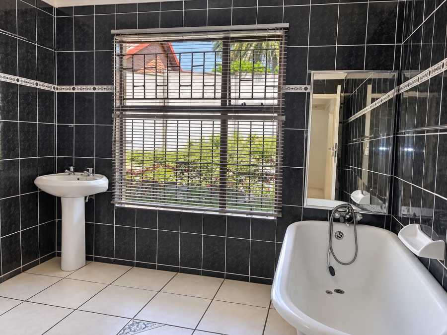 To Let 3 Bedroom Property for Rent in Lindhaven Gauteng