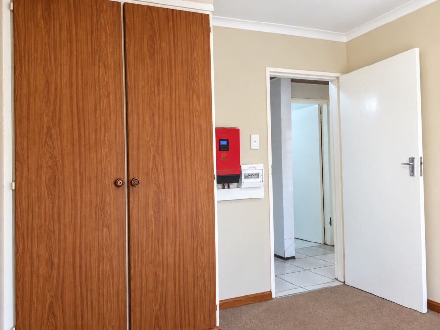 To Let 3 Bedroom Property for Rent in Lindhaven Gauteng