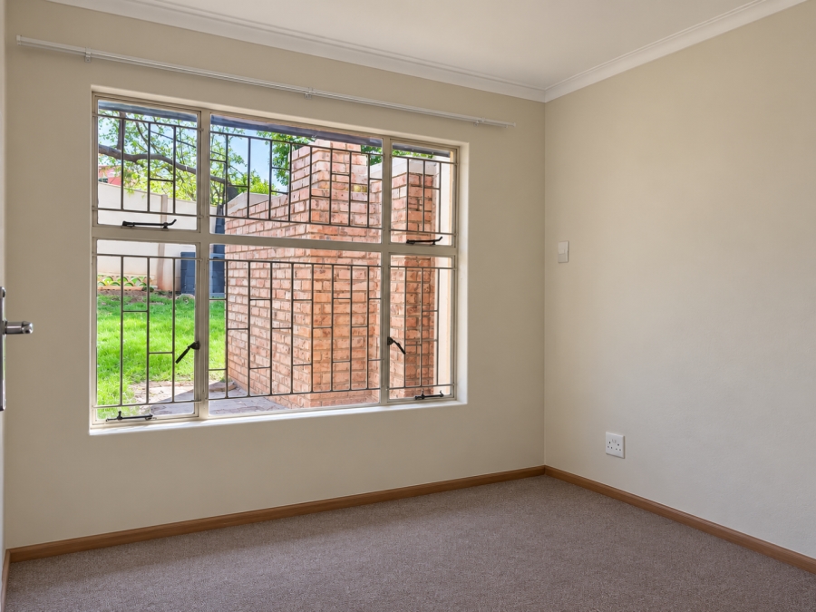 To Let 3 Bedroom Property for Rent in Lindhaven Gauteng