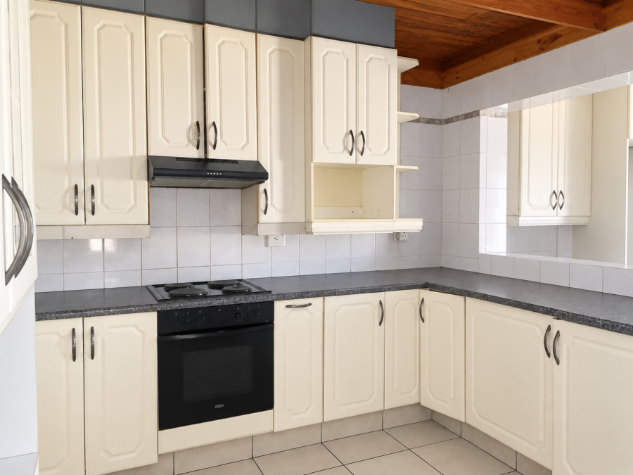 To Let 3 Bedroom Property for Rent in Lindhaven Gauteng