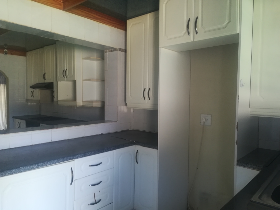 To Let 3 Bedroom Property for Rent in Lindhaven Gauteng