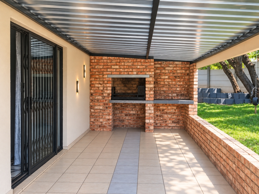 To Let 3 Bedroom Property for Rent in Lindhaven Gauteng