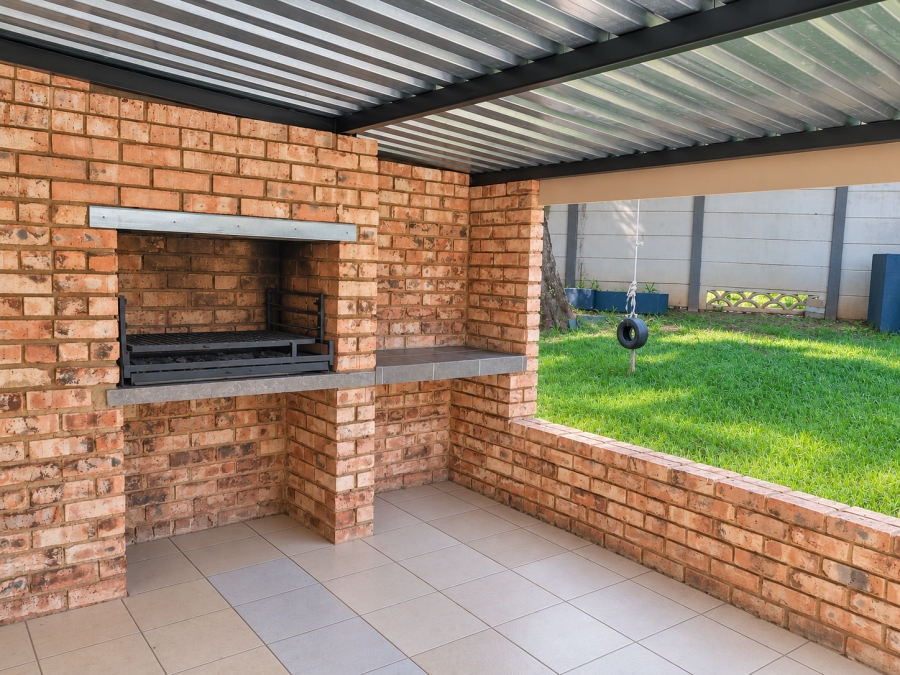 To Let 3 Bedroom Property for Rent in Lindhaven Gauteng