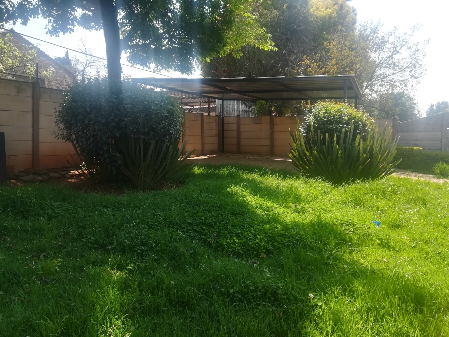 To Let 3 Bedroom Property for Rent in Lindhaven Gauteng
