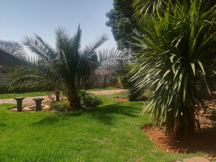 To Let 3 Bedroom Property for Rent in Lindhaven Gauteng