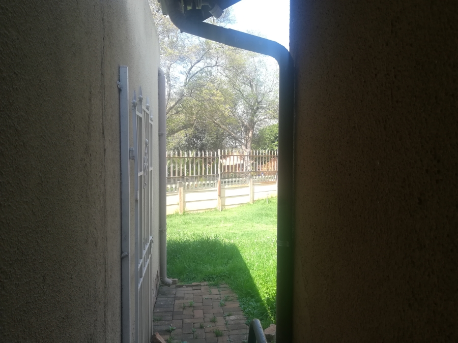 To Let 3 Bedroom Property for Rent in Lindhaven Gauteng