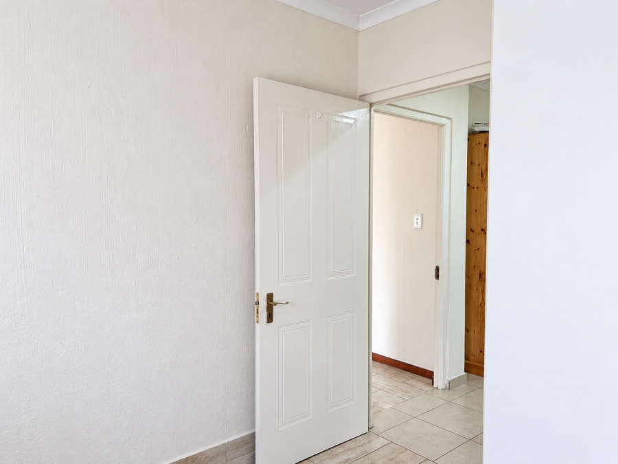 To Let 3 Bedroom Property for Rent in Radiokop Gauteng