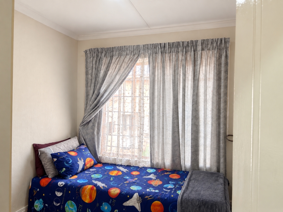 To Let 3 Bedroom Property for Rent in Radiokop Gauteng