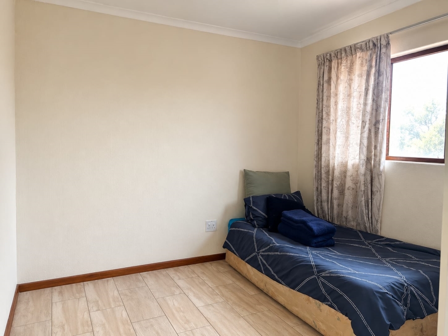 To Let 3 Bedroom Property for Rent in Radiokop Gauteng