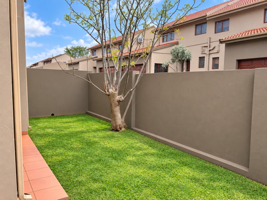 To Let 3 Bedroom Property for Rent in Radiokop Gauteng