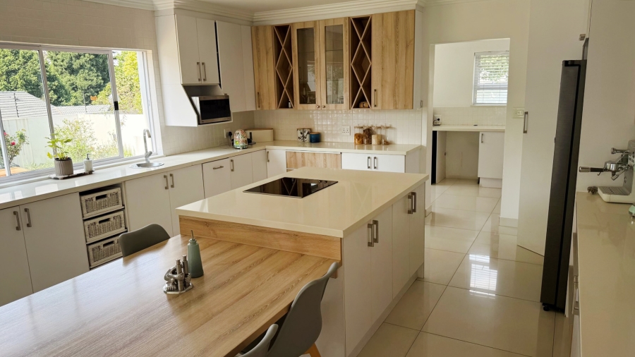 To Let 4 Bedroom Property for Rent in Bryanston Gauteng