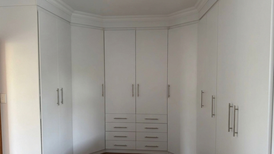 To Let 4 Bedroom Property for Rent in Bryanston Gauteng