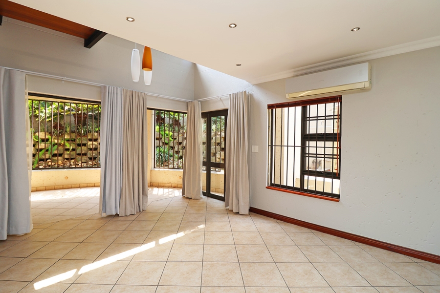 To Let 3 Bedroom Property for Rent in Hyde Park Gauteng