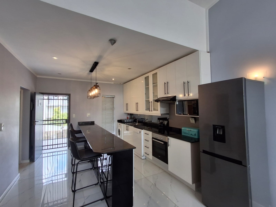 To Let 2 Bedroom Property for Rent in Craighall Gauteng
