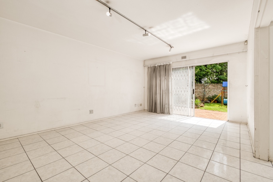 5 Bedroom Property for Sale in Victory Park Gauteng