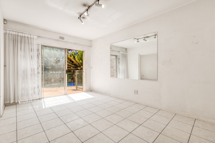 5 Bedroom Property for Sale in Victory Park Gauteng