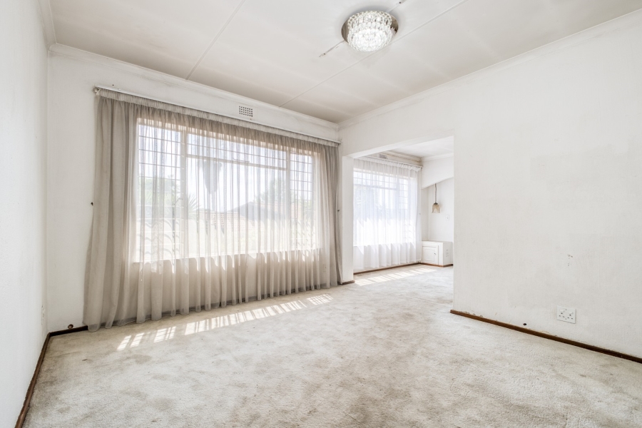 5 Bedroom Property for Sale in Victory Park Gauteng