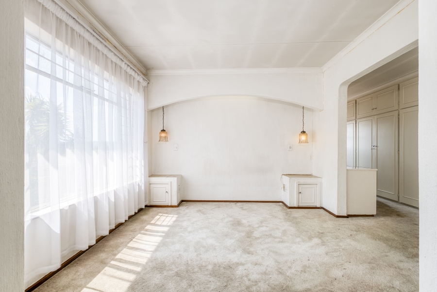 5 Bedroom Property for Sale in Victory Park Gauteng