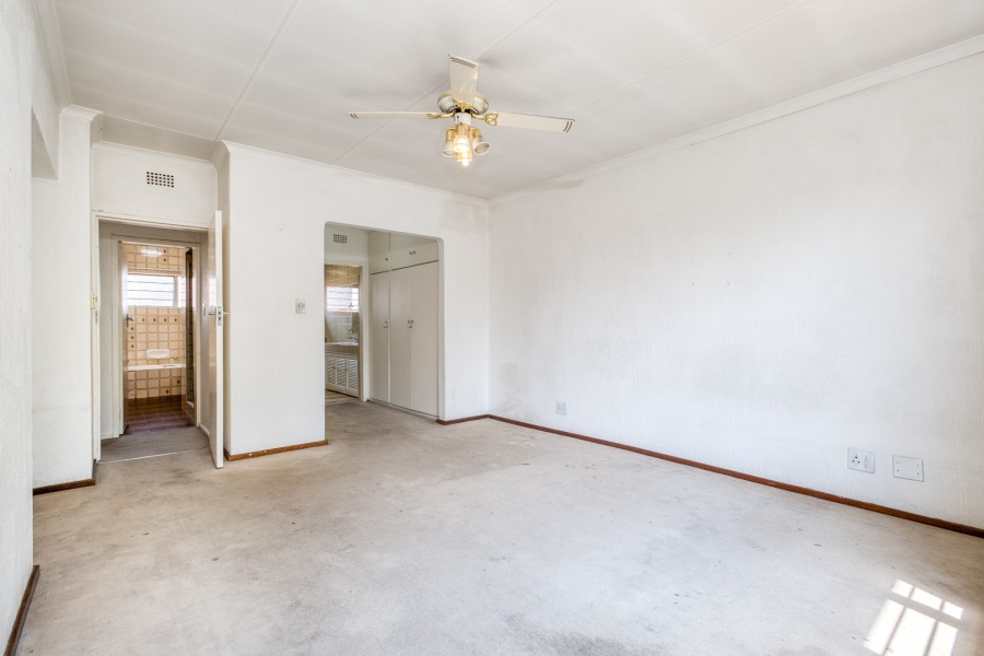 5 Bedroom Property for Sale in Victory Park Gauteng