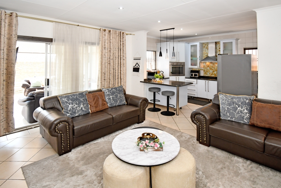 3 Bedroom Property for Sale in Noordwyk Gauteng