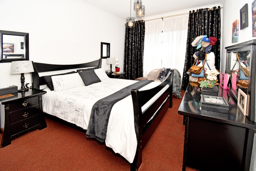3 Bedroom Property for Sale in Noordwyk Gauteng