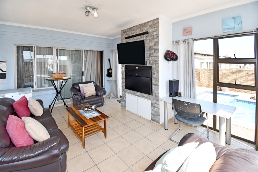 3 Bedroom Property for Sale in Noordwyk Gauteng