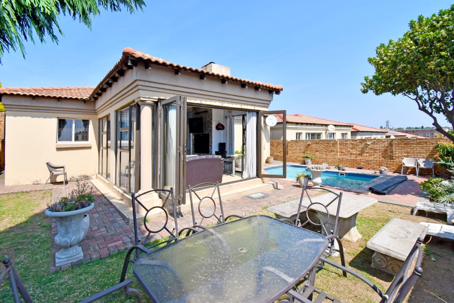 3 Bedroom Property for Sale in Noordwyk Gauteng
