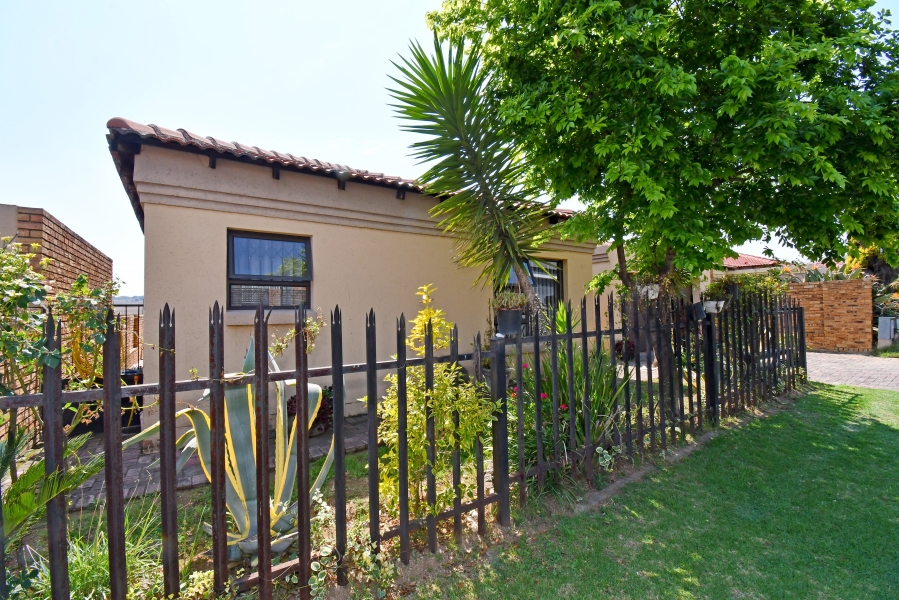 3 Bedroom Property for Sale in Noordwyk Gauteng