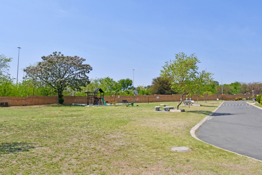 3 Bedroom Property for Sale in Noordwyk Gauteng