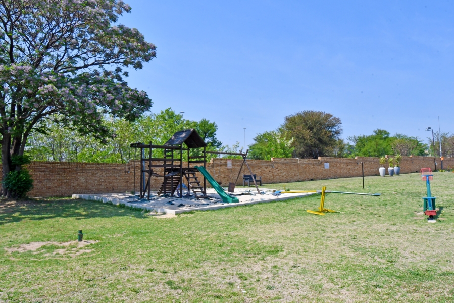 3 Bedroom Property for Sale in Noordwyk Gauteng